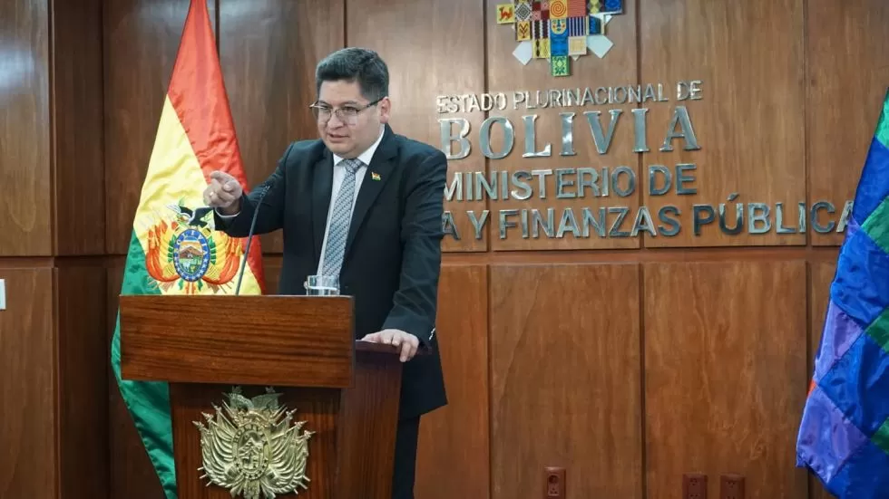 El Gobierno llama a un encuentro ‘por la estabilidad’ y la democracia’ para este martes